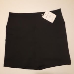 Light & Leaf Black Athletic/Yoga/Biker Shorts